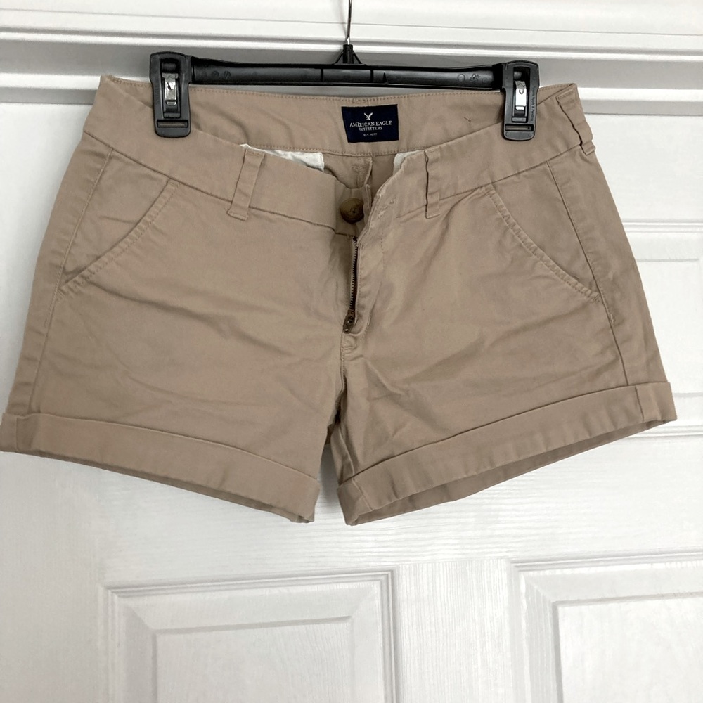 Khaki shorts American Eagle size 8